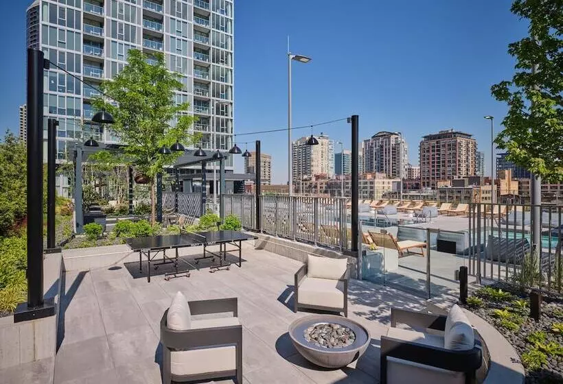 هتل Level Chicago  River North