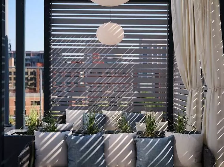 هتل Level Chicago  River North