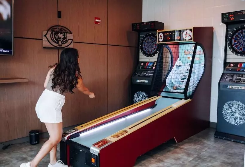 هتل Level Chicago  River North