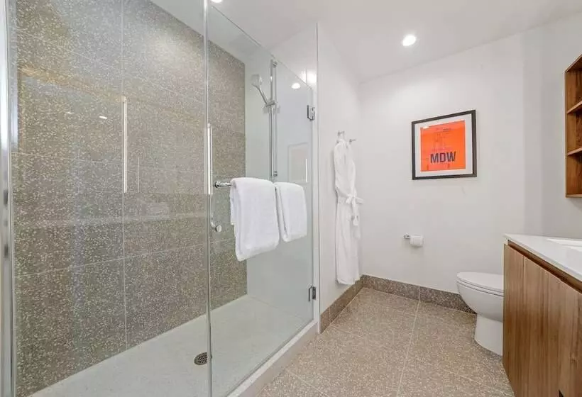 هتل Level Chicago  River North