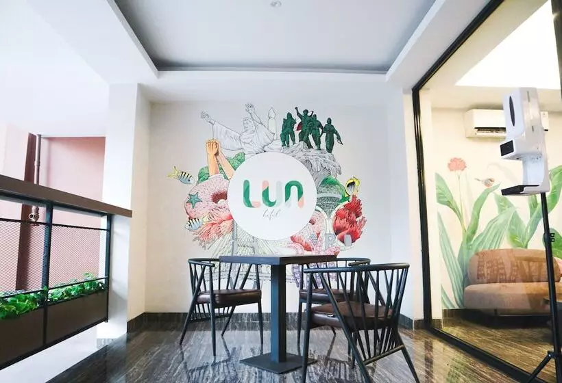 Lun Hotel Manado