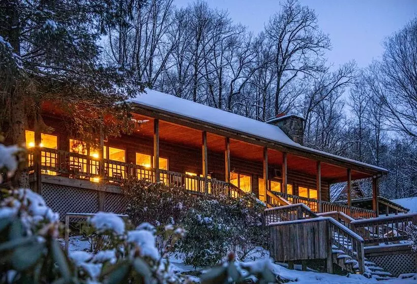 Hotelli Mount Mitchell Eco Retreat