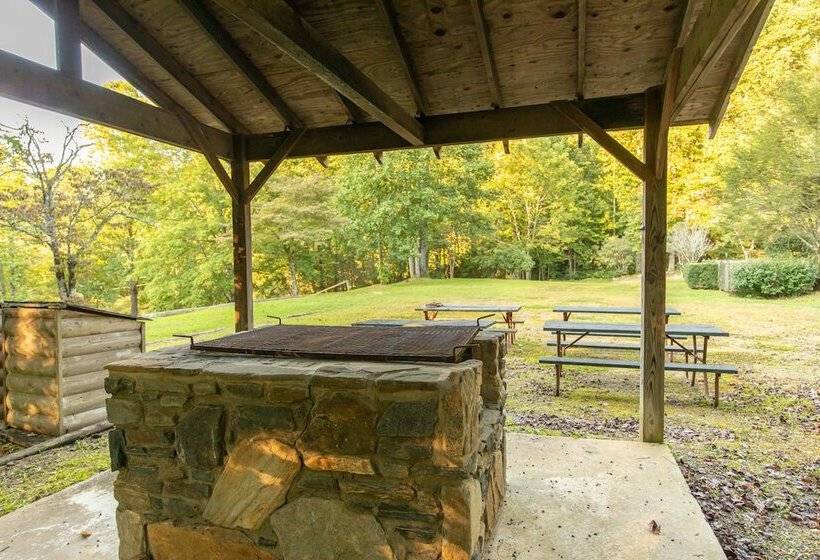 호텔 Mount Mitchell Eco Retreat