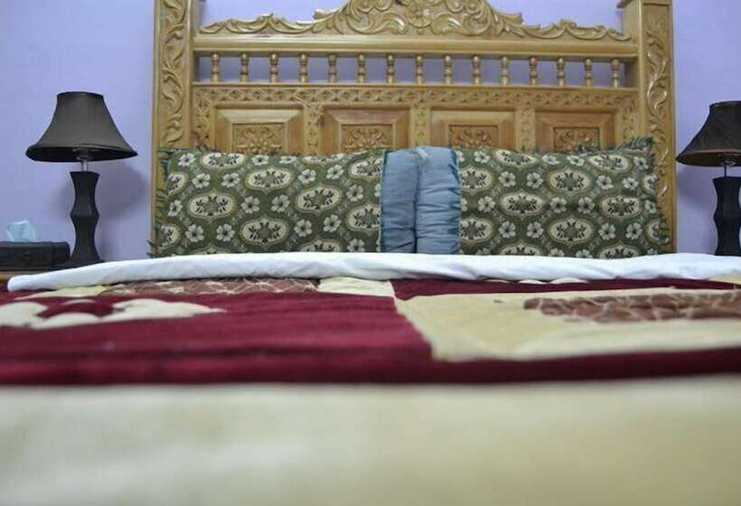 Nazara Hotel And Restaurant