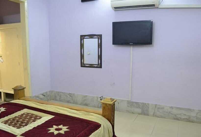 Nazara Hotel And Restaurant