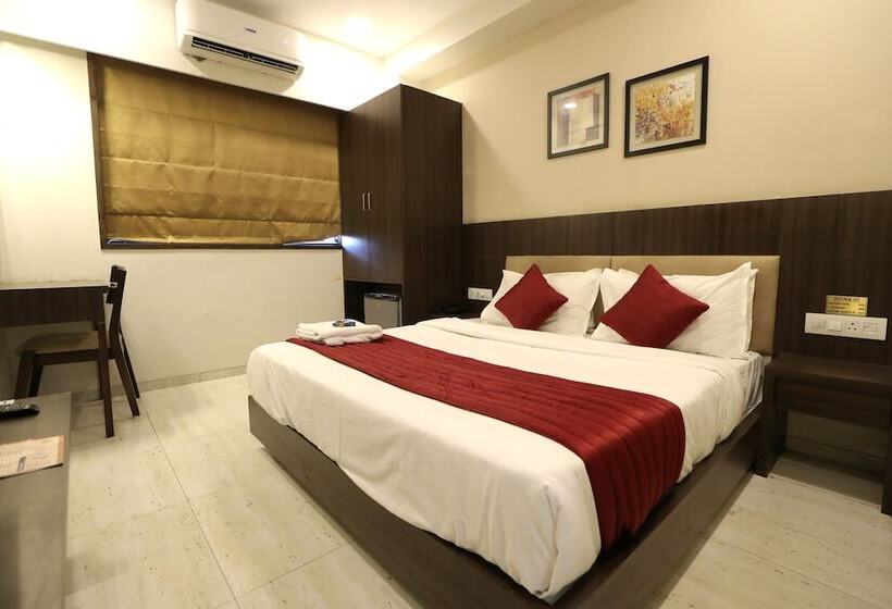 فندق Privya Rooms And Banquet Surat