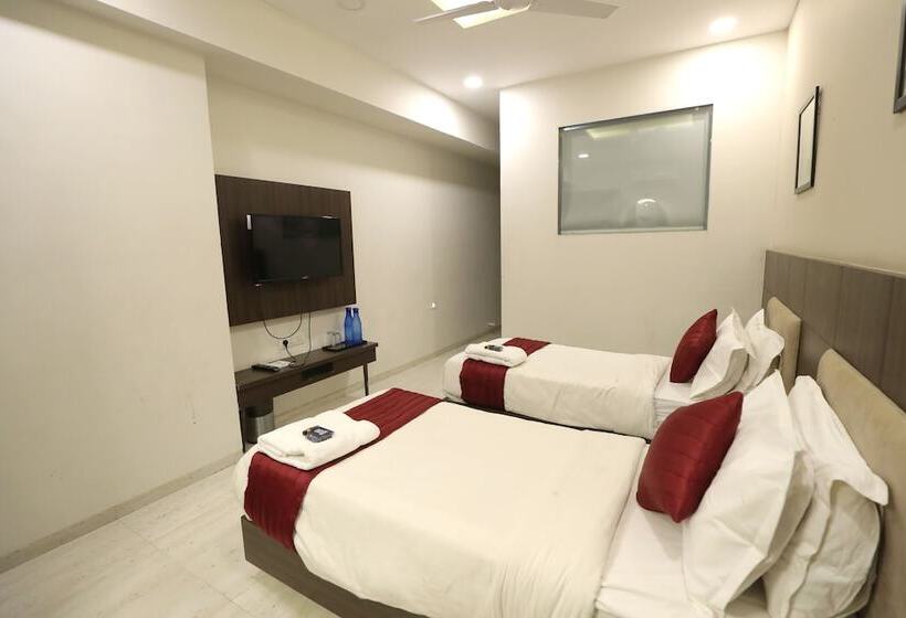 فندق Privya Rooms And Banquet Surat