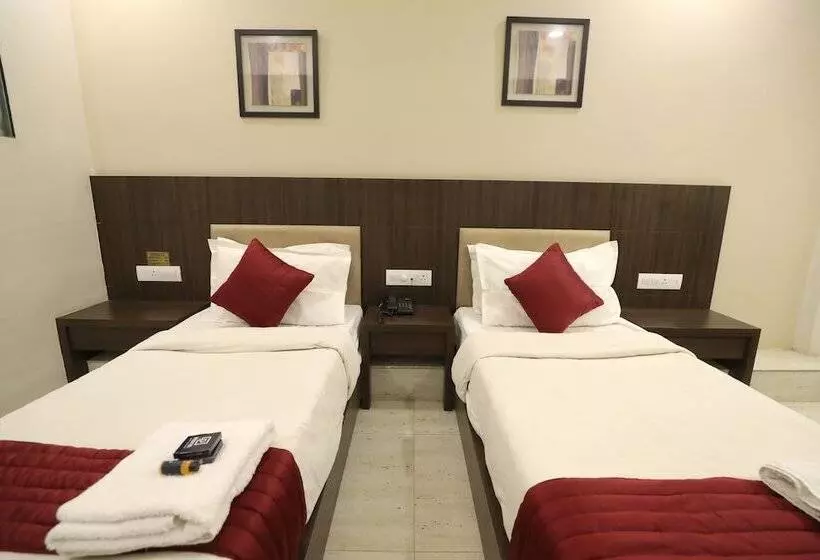 ホテル Privya Rooms And Banquet Surat