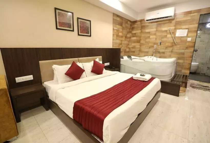 ホテル Privya Rooms And Banquet Surat