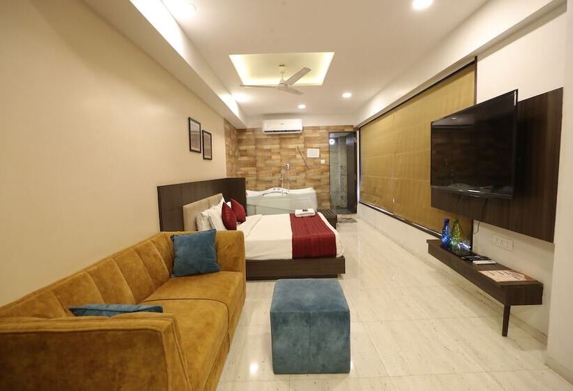 فندق Privya Rooms And Banquet Surat