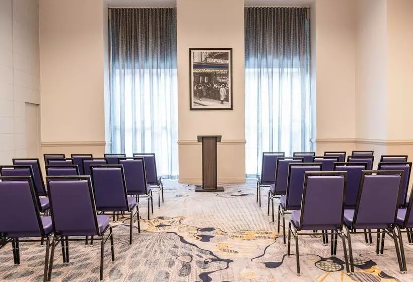 هتل Springhill Suites By Marriott Baltimore Downtown Convention Center Area