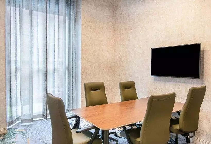 هتل Springhill Suites By Marriott Baltimore Downtown Convention Center Area