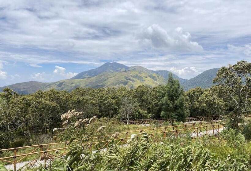 Отель Supercamp Sakura Hills