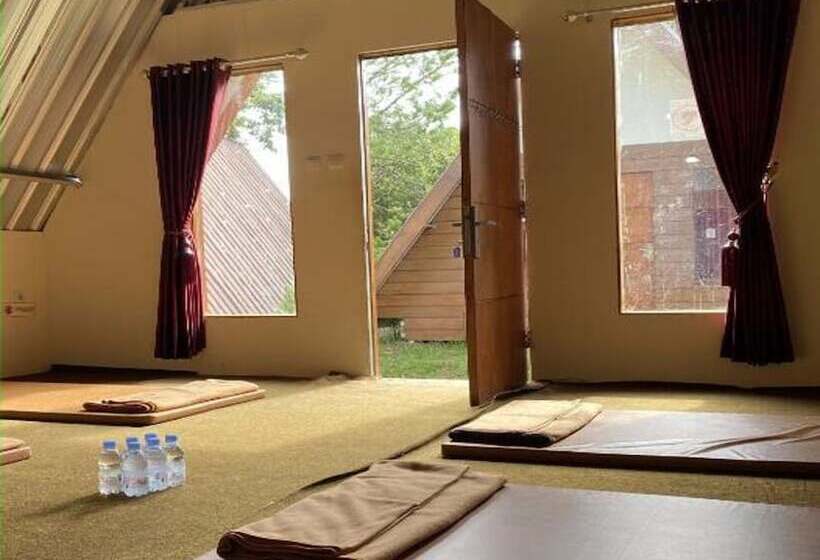 Отель Supercamp Sakura Hills