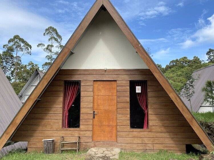 Отель Supercamp Sakura Hills