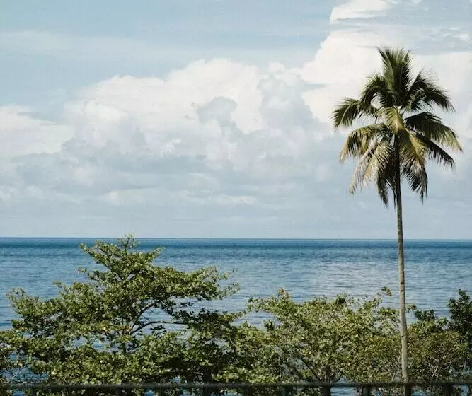 Tahuna Beach Hotel And Resort