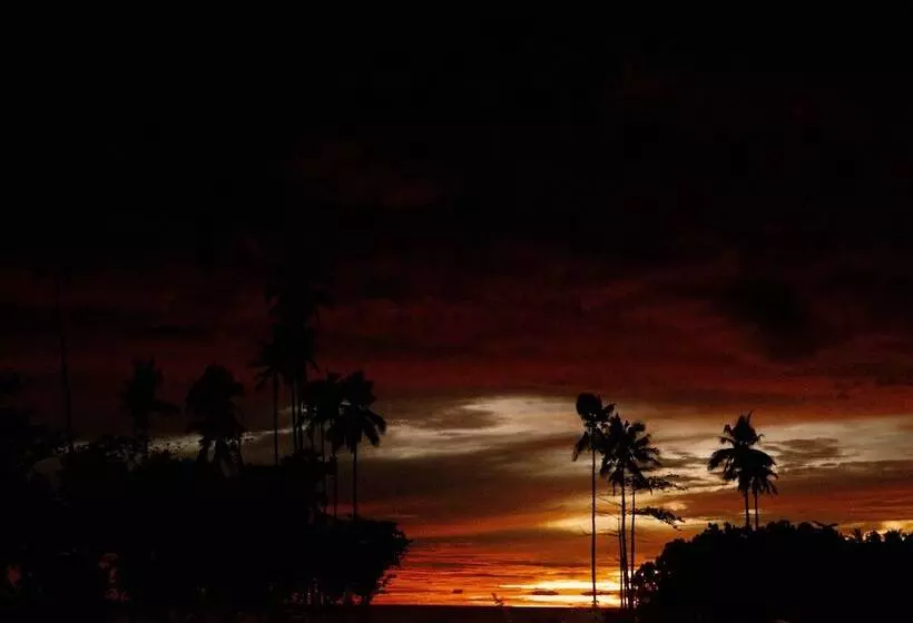 Tahuna Beach Hotel And Resort