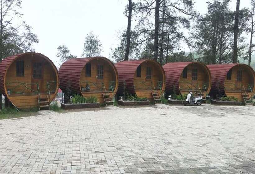 Отель The Lawu Park Resort