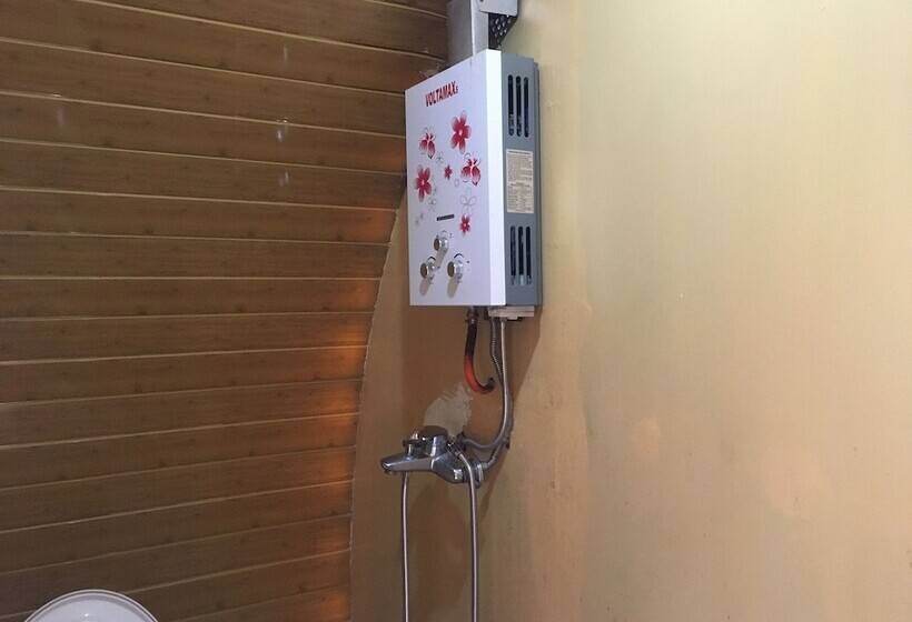 Отель The Lawu Park Resort