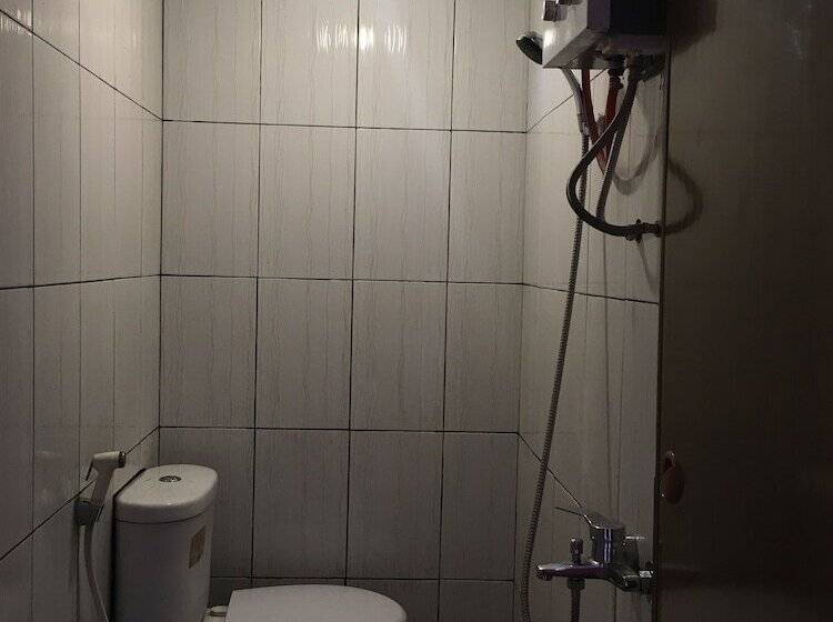 Отель The Lawu Park Resort