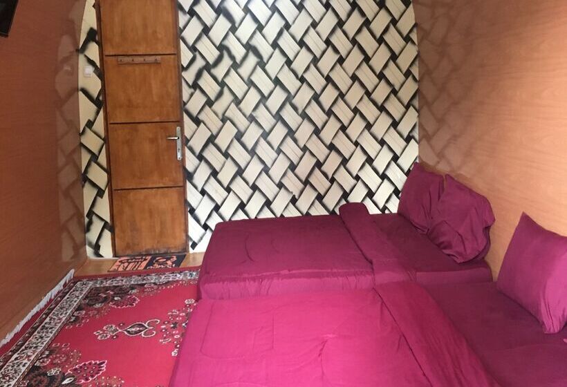 Отель The Lawu Park Resort