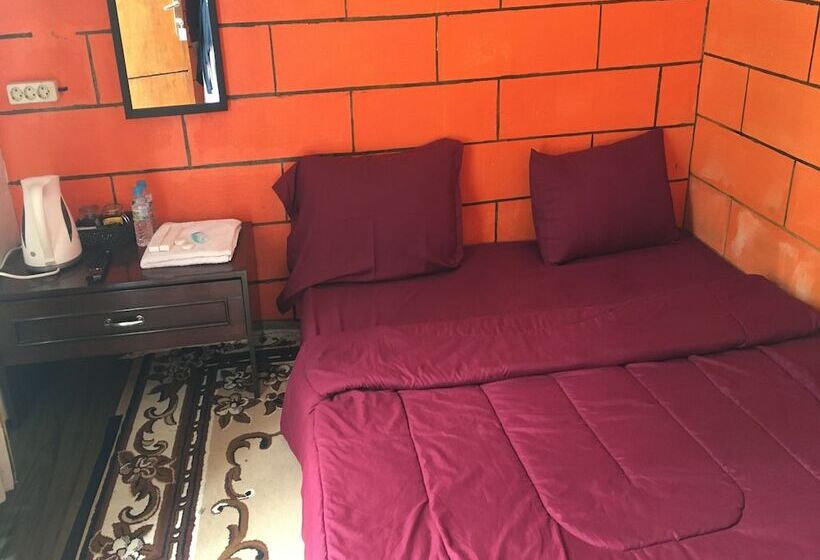 Отель The Lawu Park Resort