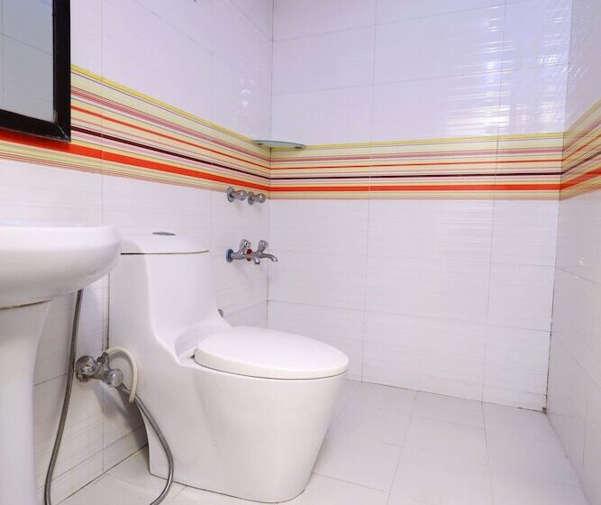 בית מלון כפרי The Leef Inn