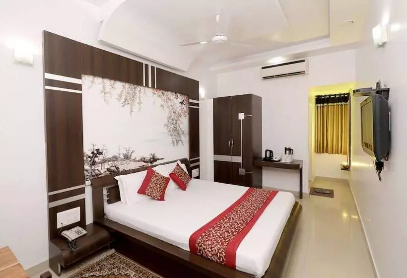Hotelli The Leef Inn