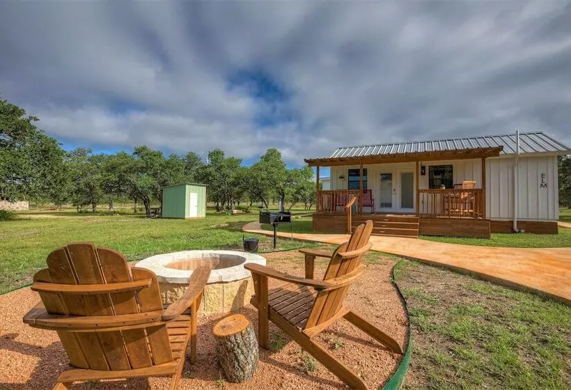 Luxurious & Intimate Cottage In Fred Wine Country!