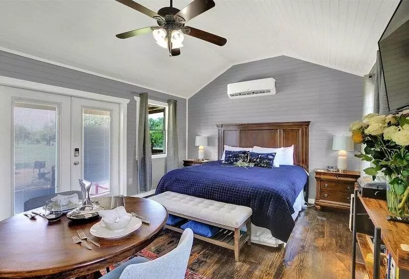 Luxurious & Intimate Cottage In Fred Wine Country!