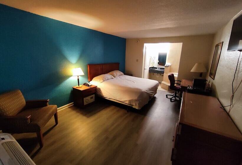 汽车旅馆  Clover Inn & Suites