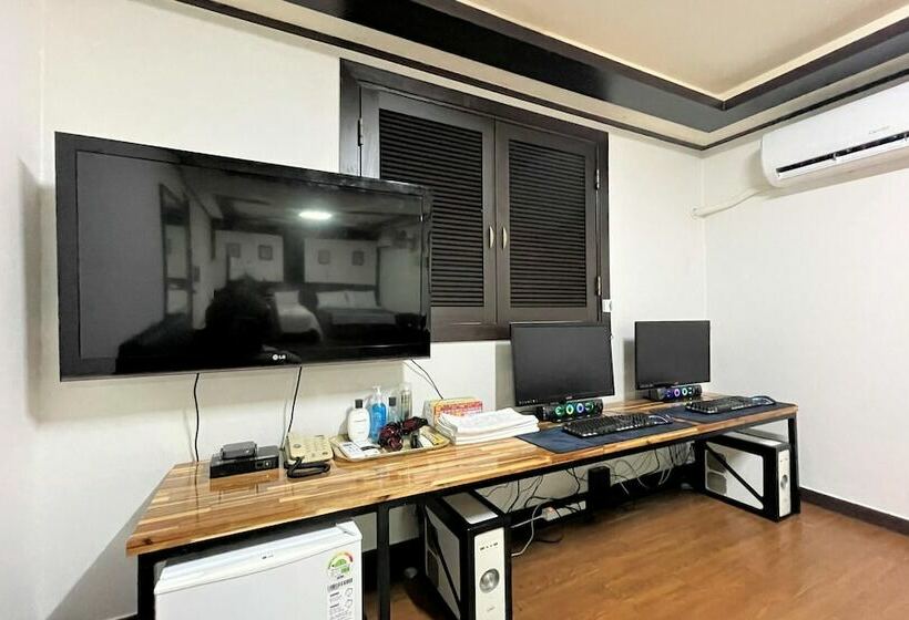 מוטל Daejeon Yucheon Full House