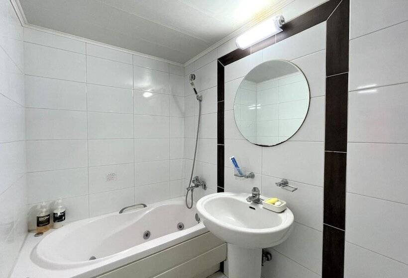 מוטל Daejeon Yucheon Full House