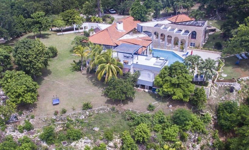 پانسیون High Life Villa