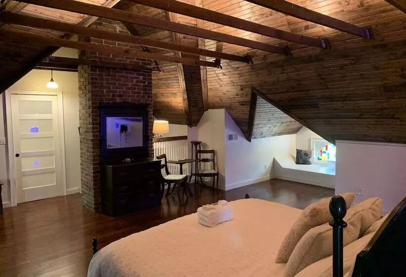 Majatalo Kaskaskia Place