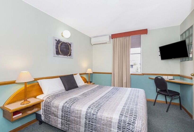 Spring Hill Terraces Motel & Apartments