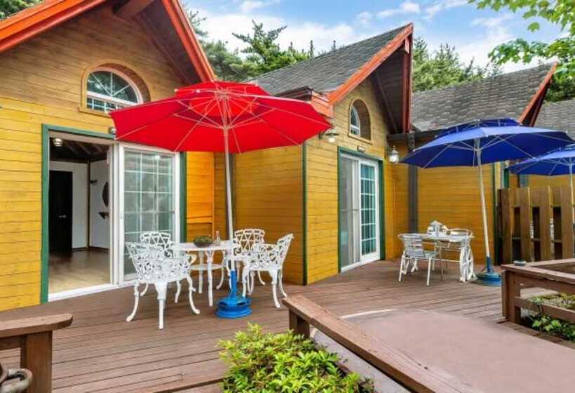 Taean Avec Mont Pension