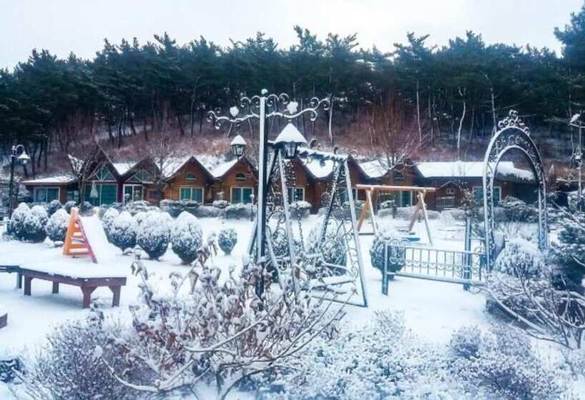 Taean Avec Mont Pension