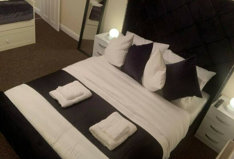 The Old Forge 5 Minutes Away From Motorway