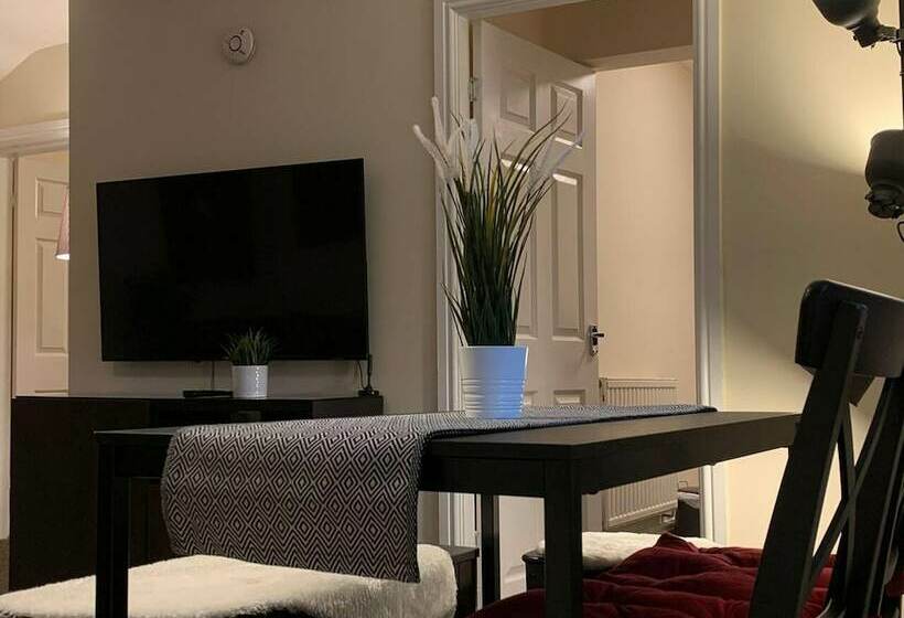 The Old Forge 5 Minutes Away From Motorway