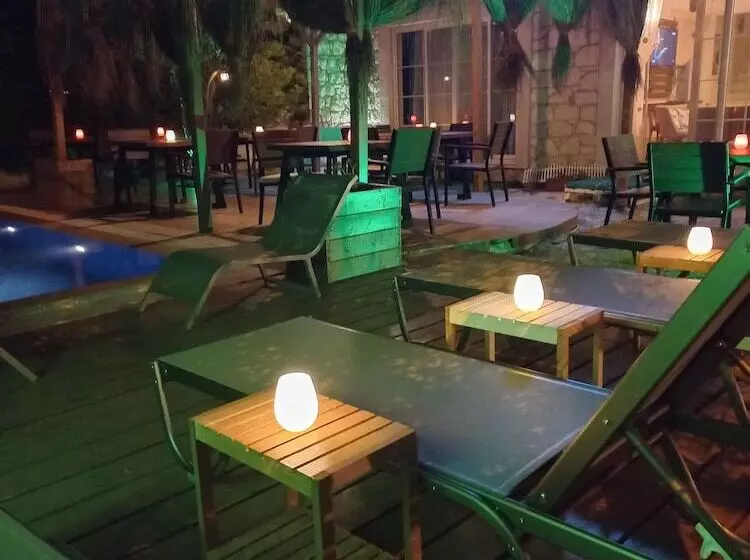 Alaçatı Otel Rebetiko