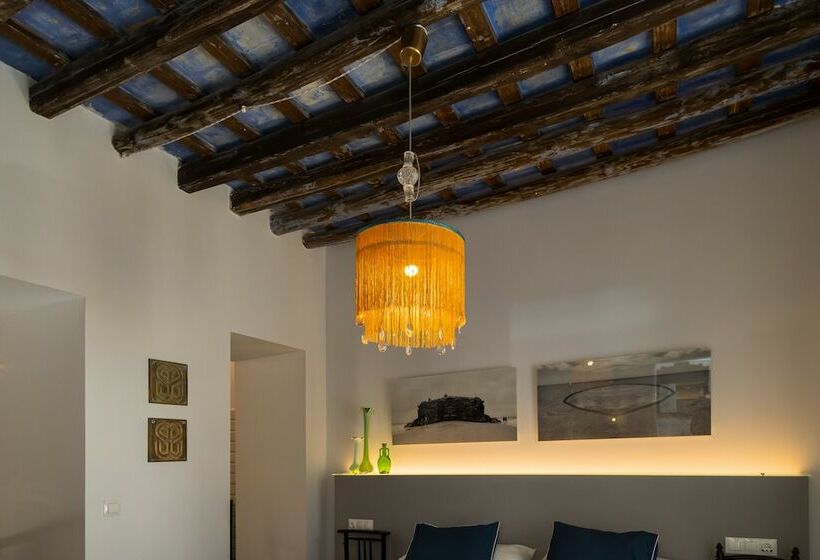 مبيت وإفطار Portus Gaditanus Sxviii Patio Andaluz