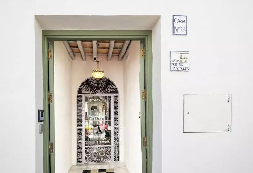 ベッドアンドブレックファースト Portus Gaditanus Sxviii Patio Andaluz