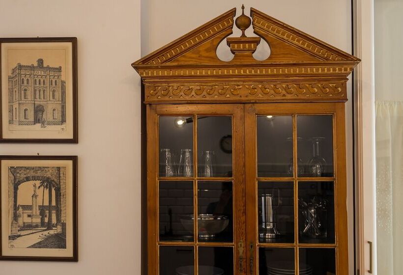 مبيت وإفطار Portus Gaditanus Sxviii Patio Andaluz