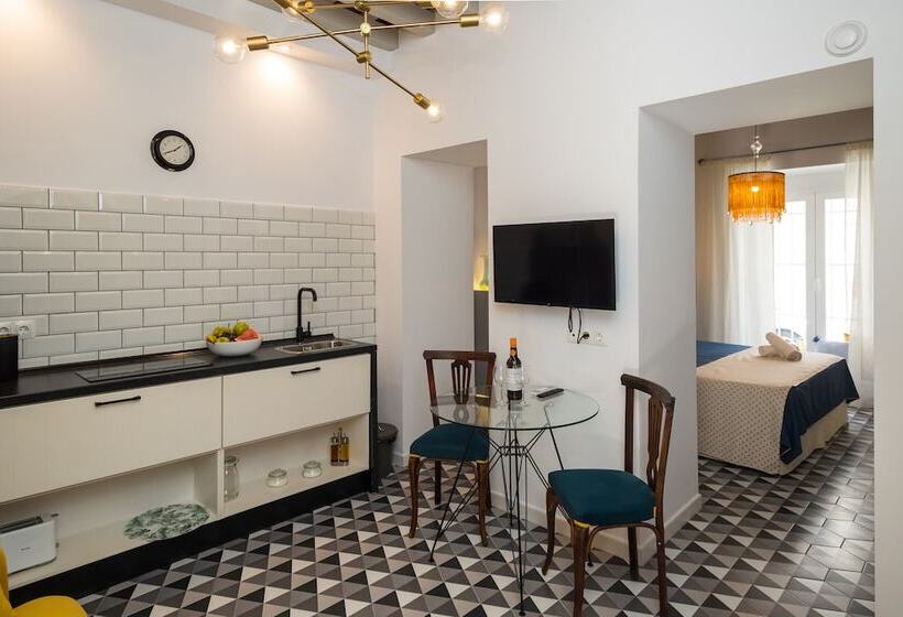 مبيت وإفطار Portus Gaditanus Sxviii Patio Andaluz