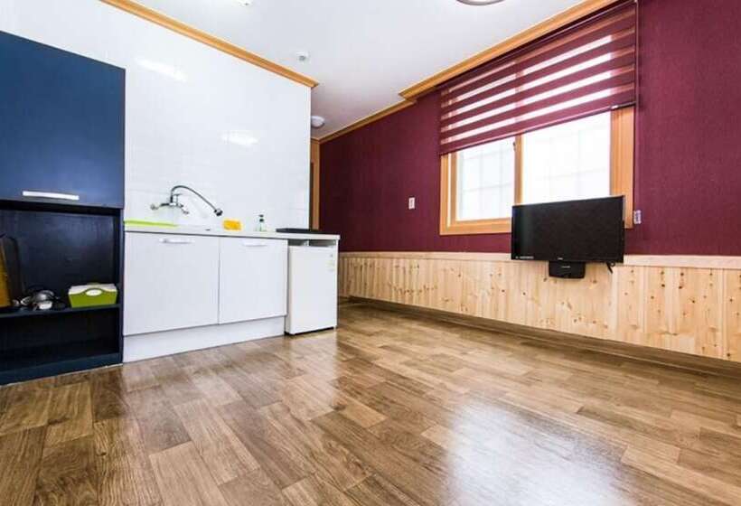 Boryeong Haebaragi Pension