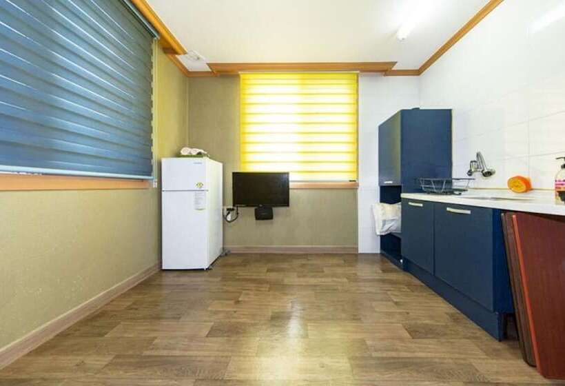 Boryeong Haebaragi Pension