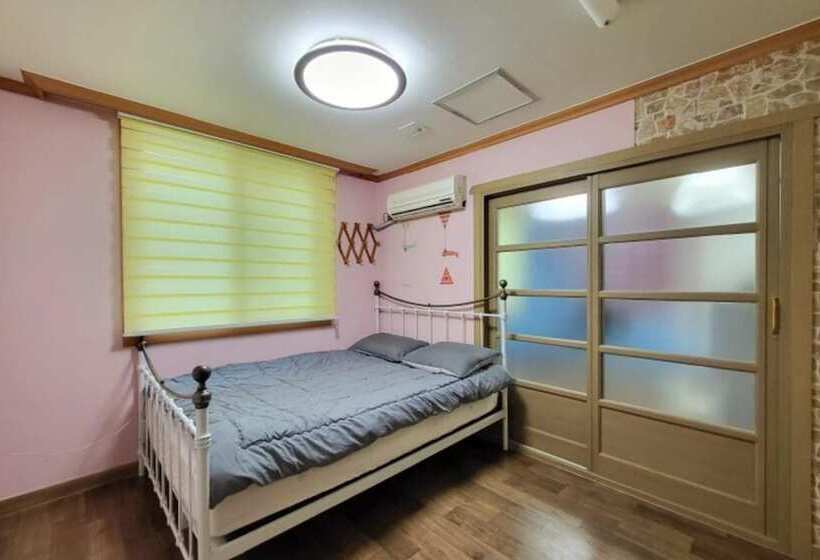 Boryeong Haebaragi Pension