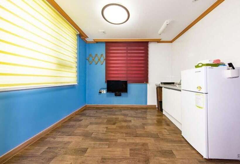 Boryeong Haebaragi Pension