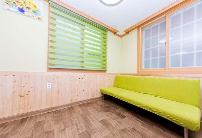 Boryeong Haebaragi Pension